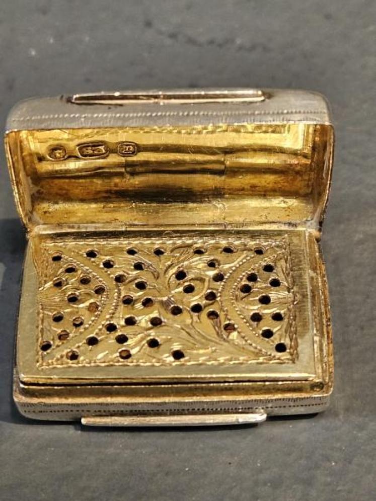 Early Victorian Silver Vinaigrette - Image 5