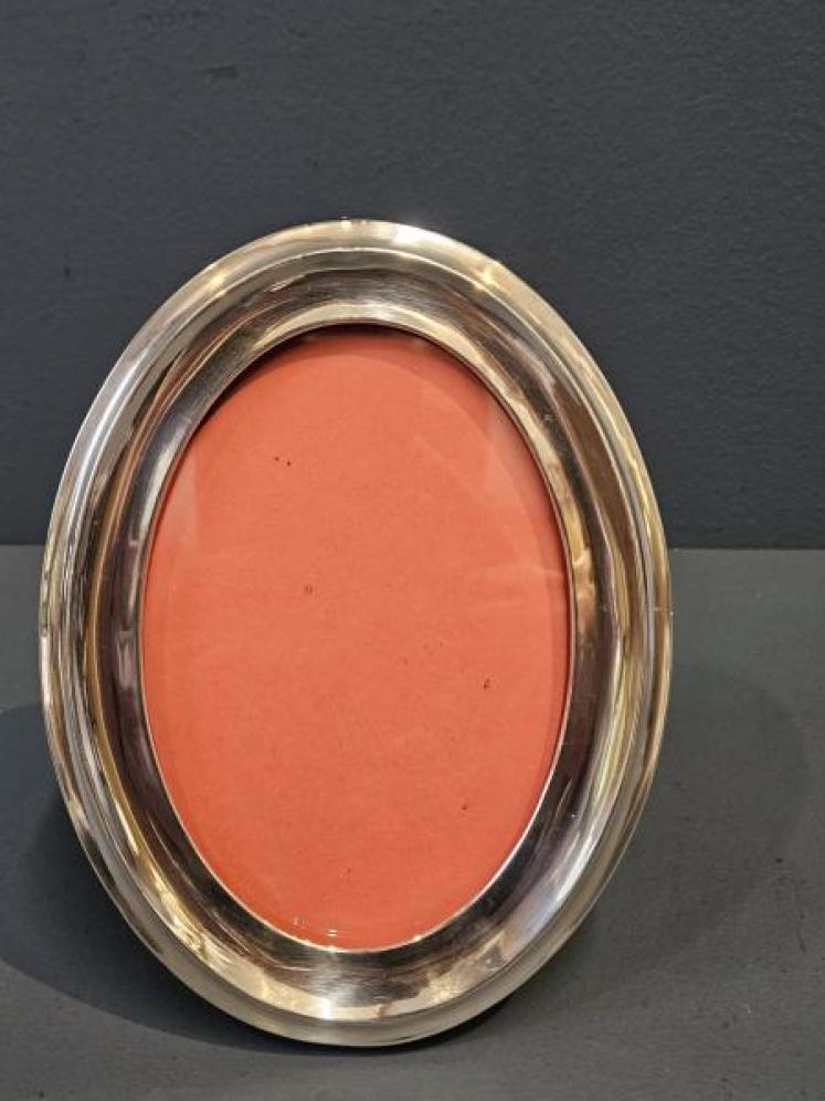 George V Oval Silver Photo Frame - Image 1