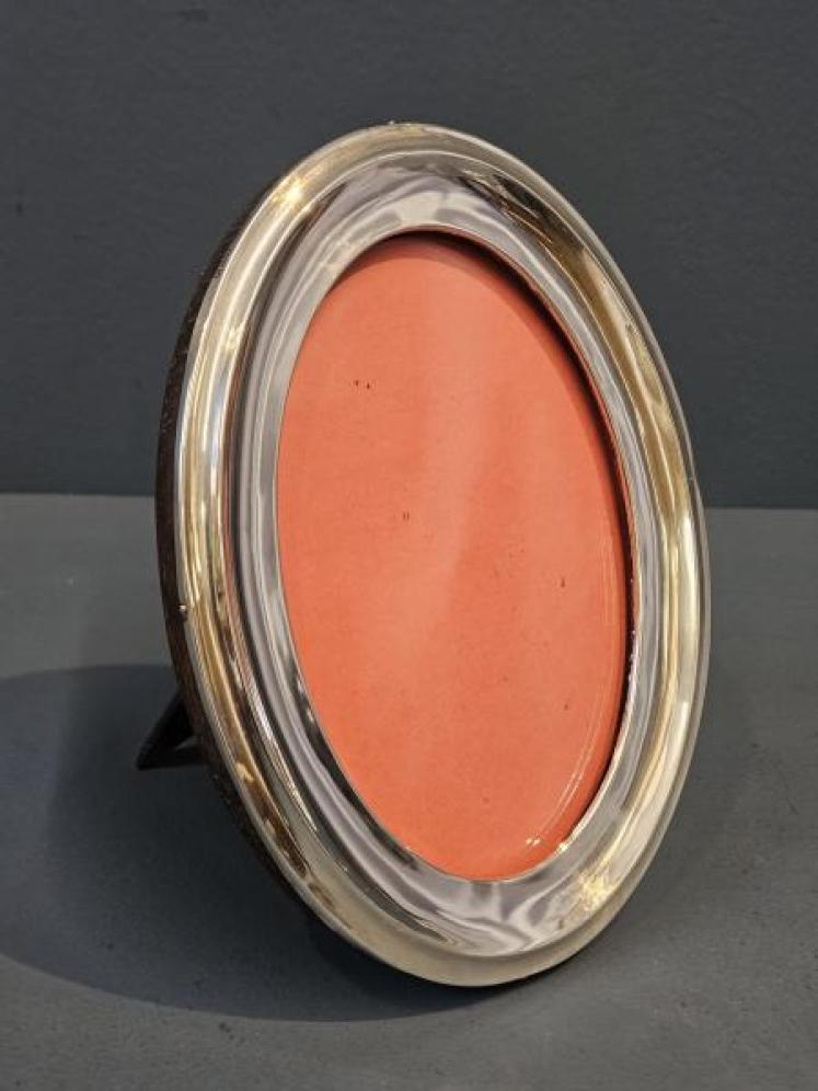 George V Oval Silver Photo Frame - Image 2