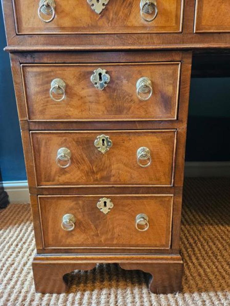 Edwardian Figured Walnut Pedestal Desk - Image 3
