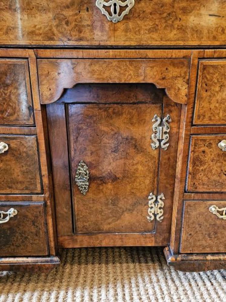 George II Walnut Kneehole Desk - Image 5