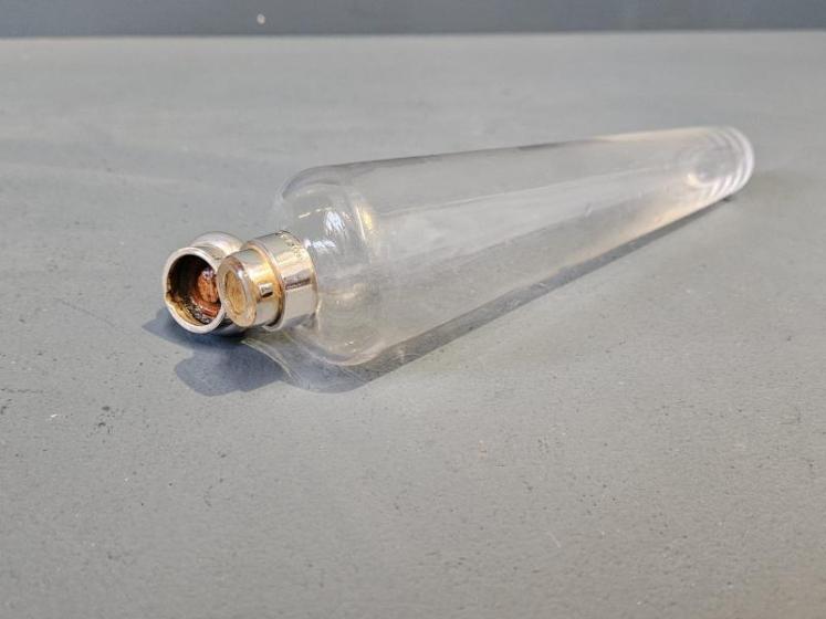 Victorian Silver Topped Hunting Flask  - Image 2