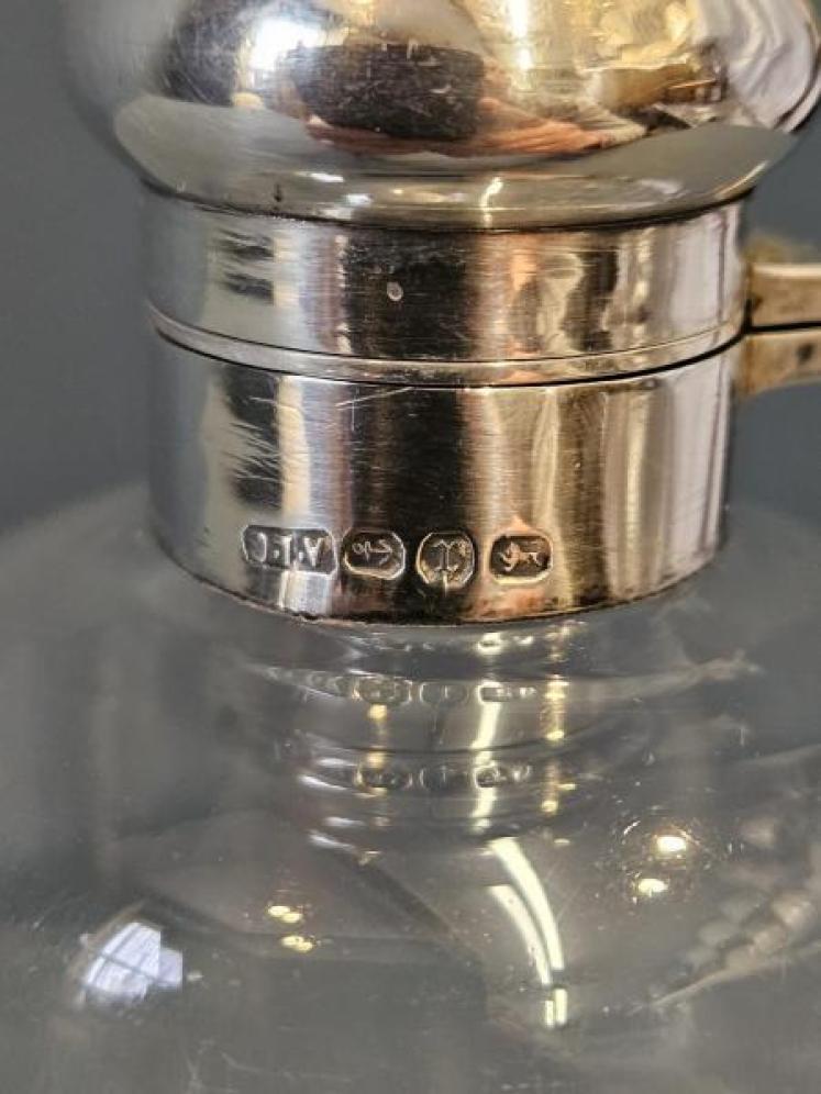 Victorian Silver Topped Hunting Flask  - Image 3