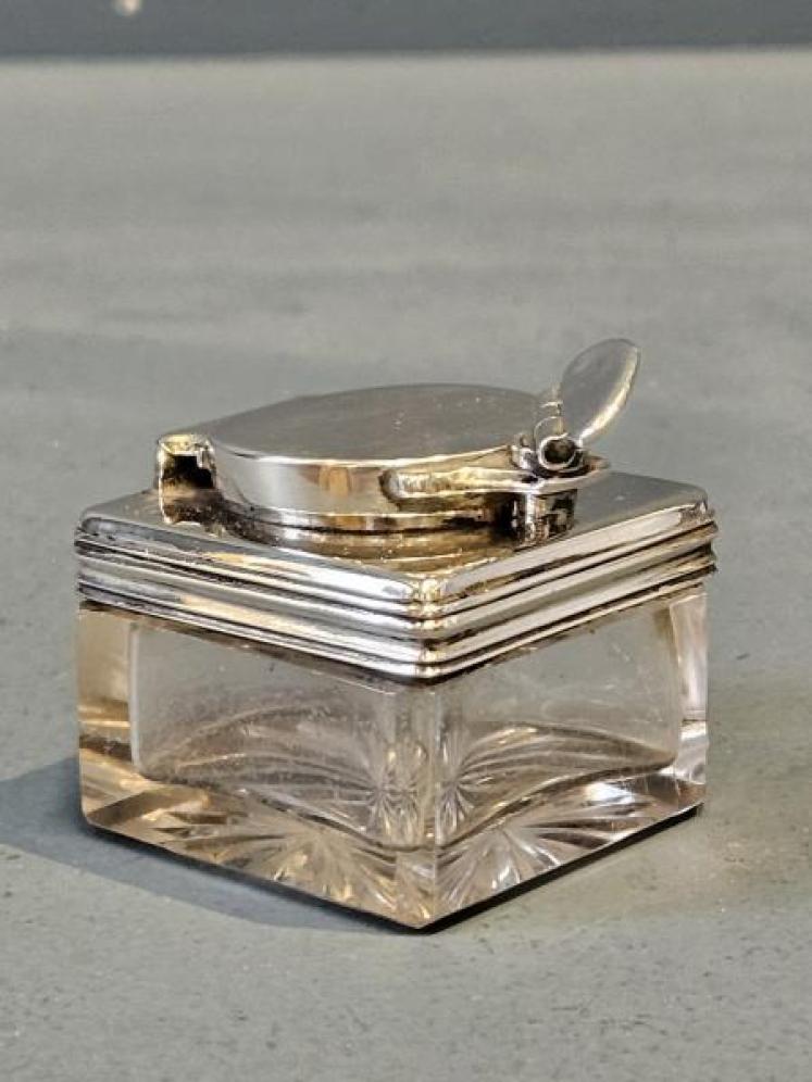 William IV Silver Topped Travelling Ink Well  - Image 1