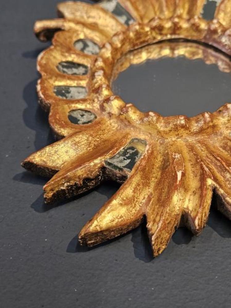 Small Decorative Venetian Gilt Mirror - Image 5