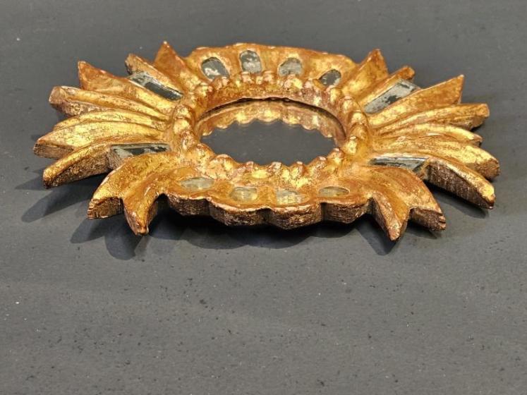 Small Decorative Venetian Gilt Mirror - Image 6