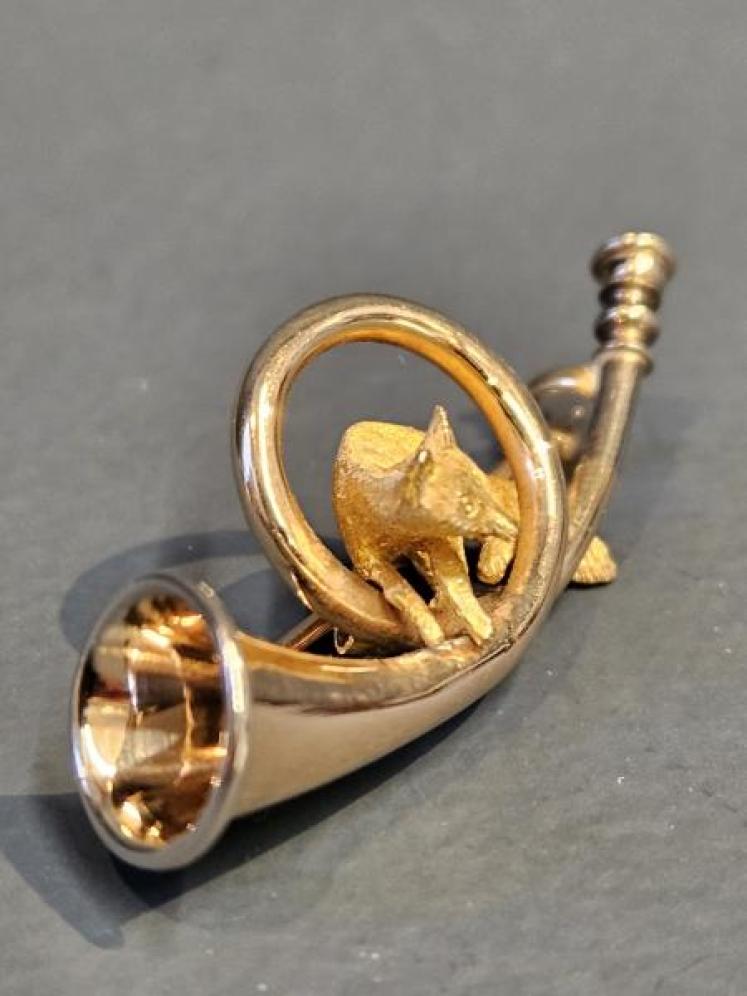 Gold Fox & Hunting Horn Brooch - Image 7