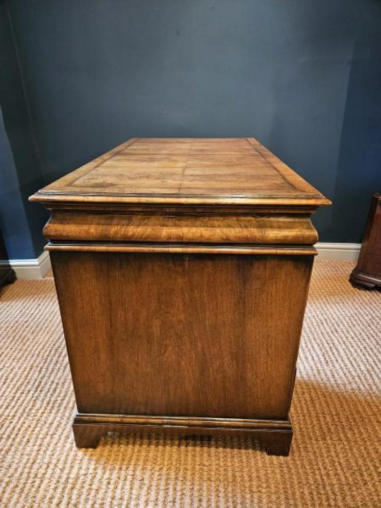 Quality Edwardian Walnut Writing Desk - Image 4