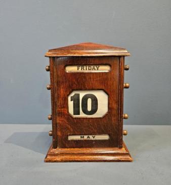 Edwardian Oak Perpetual Desk Calendar