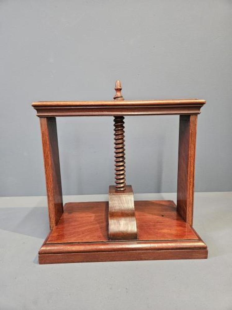George III Mahogany Book Press - Image 5