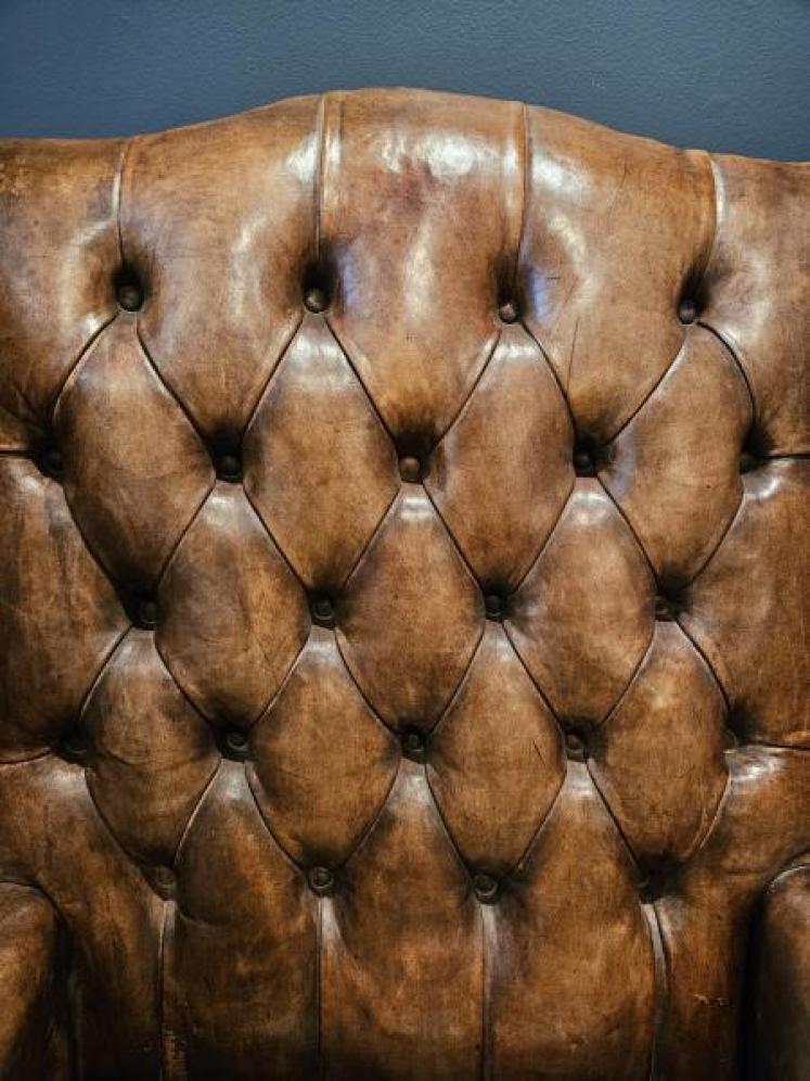 1920's Button Back Leather Wing Arm Chair - Image 3