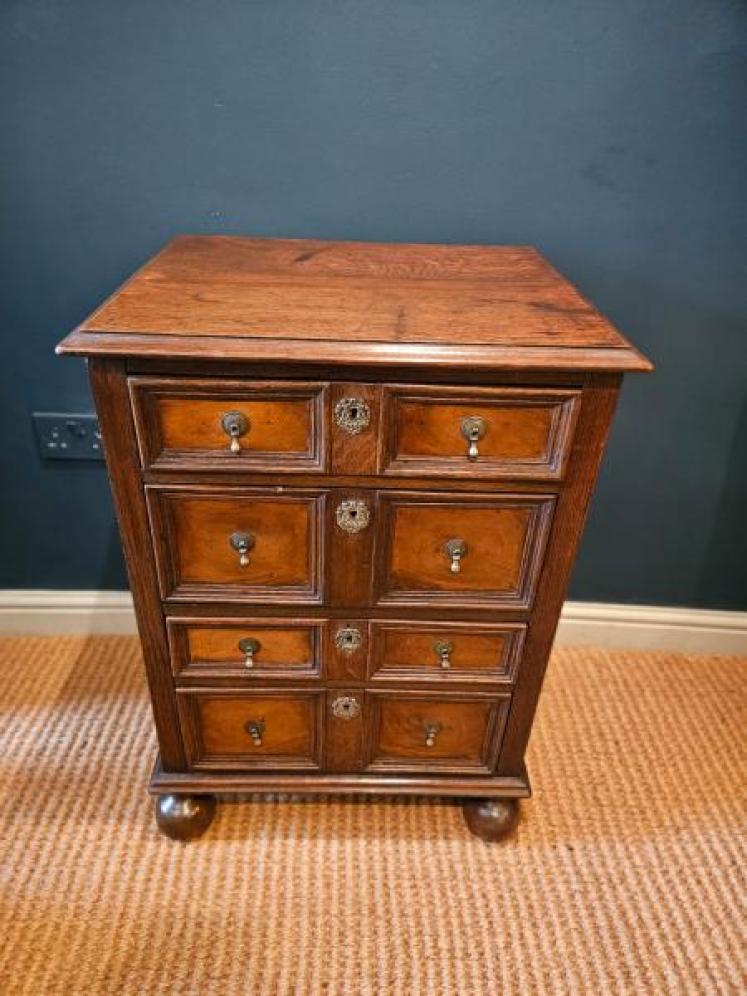 Small Period Oak and Walnut Chest of Drawers  - Image 3