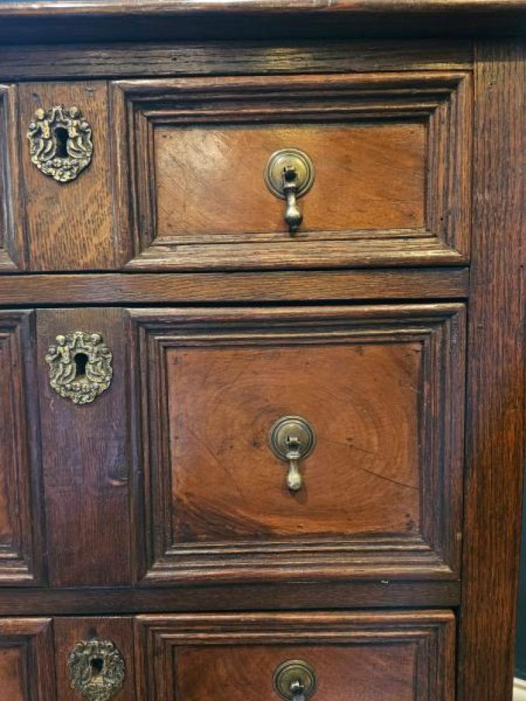 Small Period Oak and Walnut Chest of Drawers  - Image 5