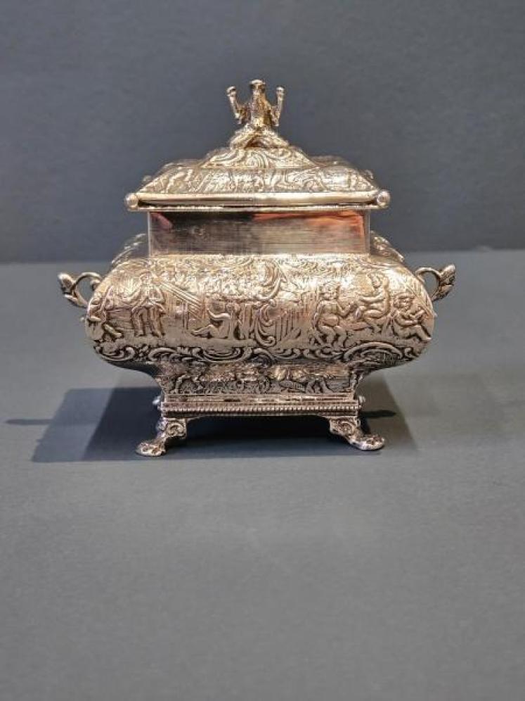 Outstanding Victorian Dutch Sterling Silver Tea Caddy - Image 1