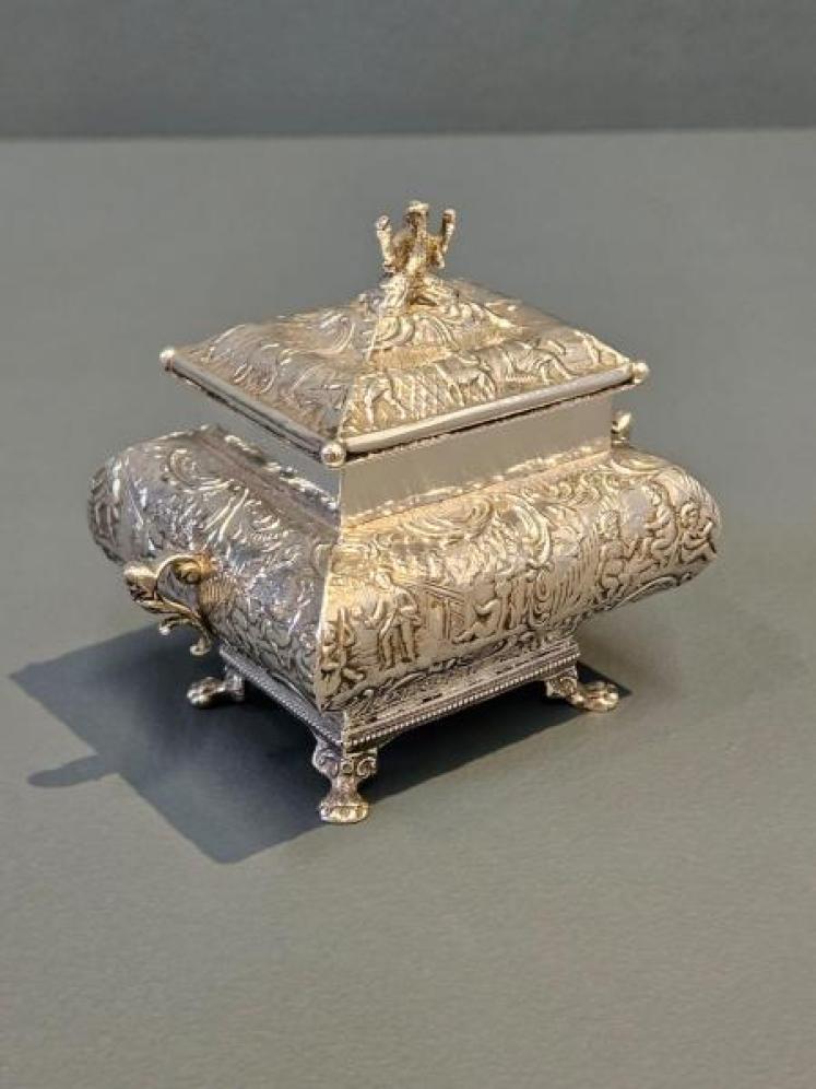 Outstanding Victorian Dutch Sterling Silver Tea Caddy - Image 2