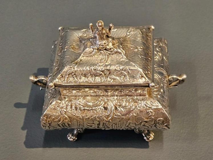 Outstanding Victorian Dutch Sterling Silver Tea Caddy - Image 7