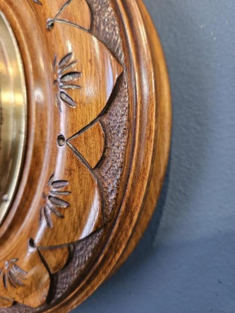 Late Victorian Walnut Cased Aneroid Barometer - Image 4