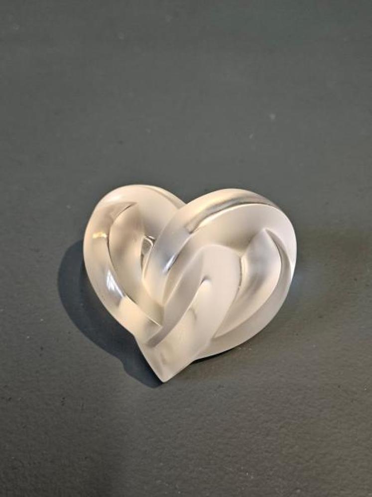  Lalique Heart Paperweight - Image 1