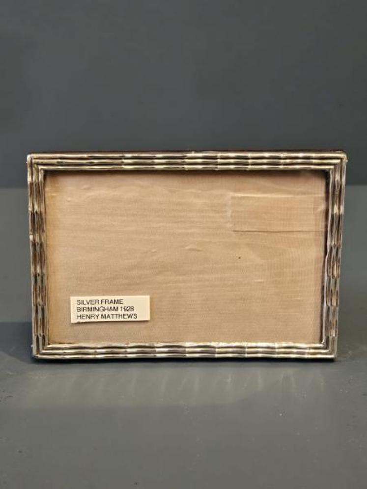 Edwardian Silver Ribbed Design Photo Frame - Image 1