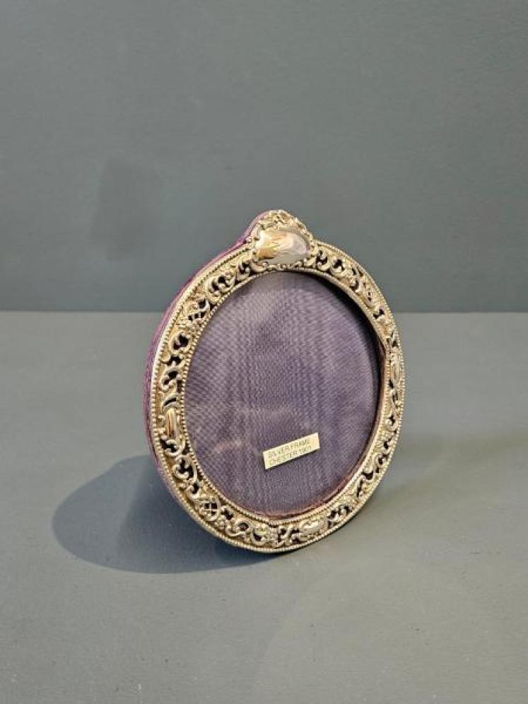 Victorian Embossed Chester Silver Photo Frame - Image 2