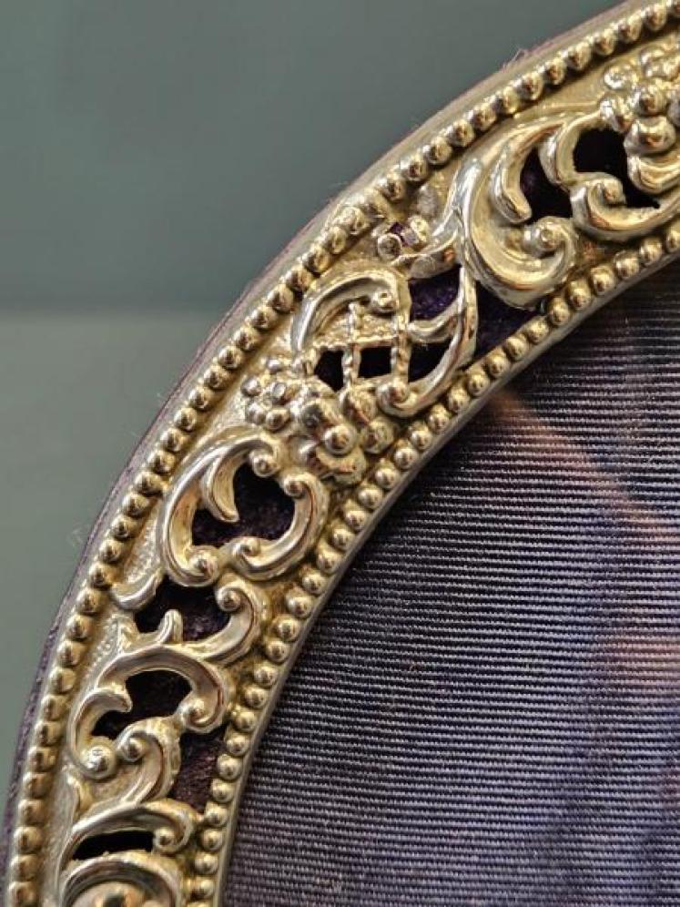 Victorian Embossed Chester Silver Photo Frame - Image 3