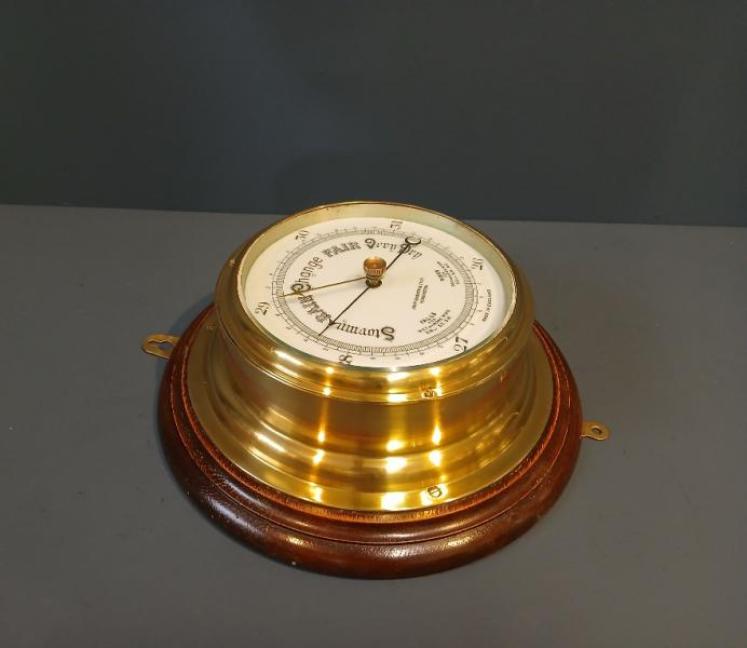 Victorian Barker of Kensington Bulkhead Barometer  - Image 6