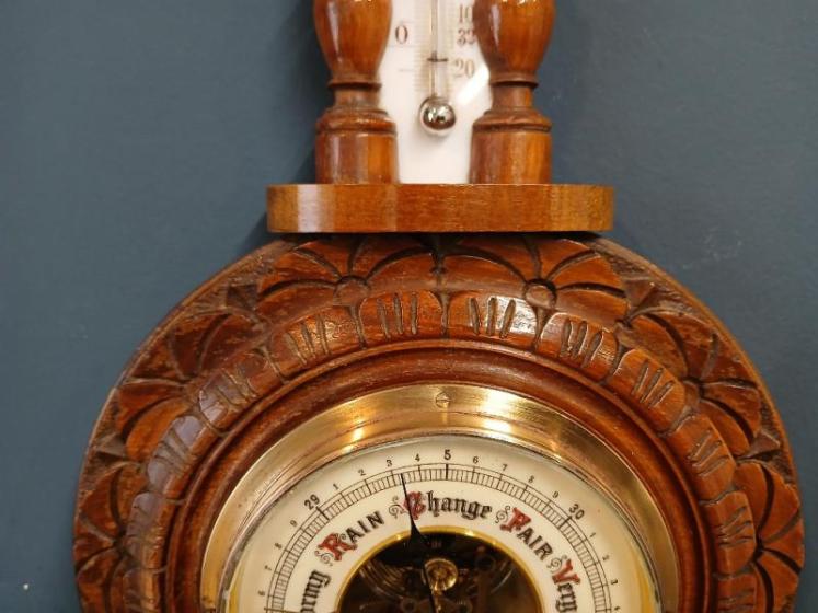 Victorian Walnut Pendant Banjo Barometer - Image 4