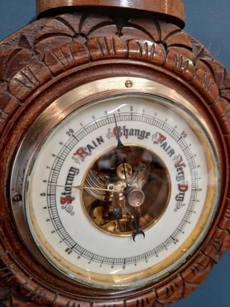 Victorian Walnut Pendant Banjo Barometer - Image 6