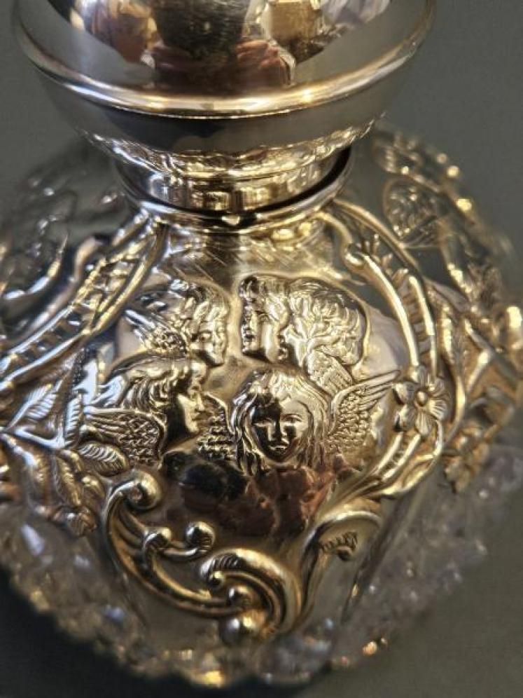 Fine Quality Edwardian Silver Overlaid Scent Bottle - Image 5