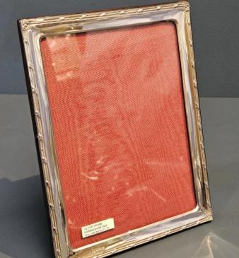 Silver Ribbon Border Photo Frame