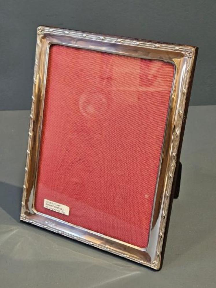 Silver Ribbon Border Photo Frame - Image 7
