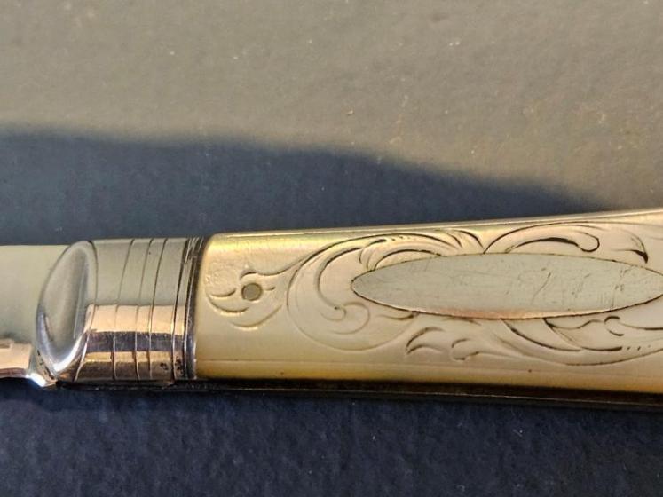 Mid Victorian Silver and Mother of Pearl Pen Knife - Image 2