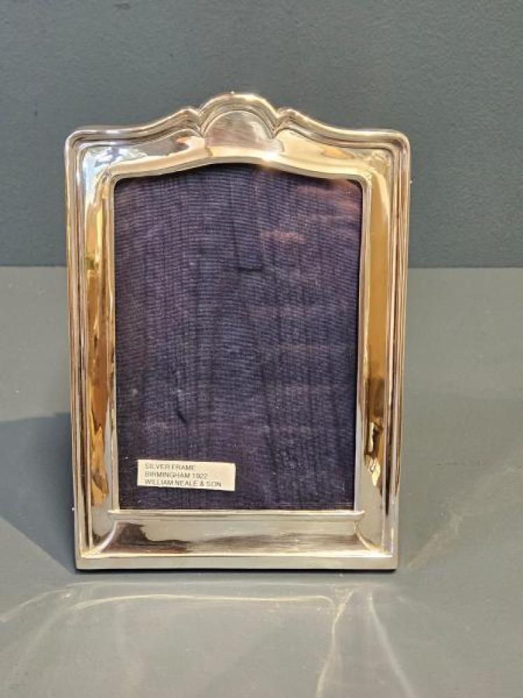 Silver Tucked Arched Top Frame - Image 1