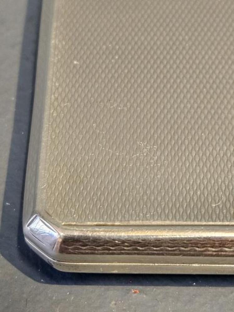 Engine Turned Silver Travelling Photo Frame - Image 5