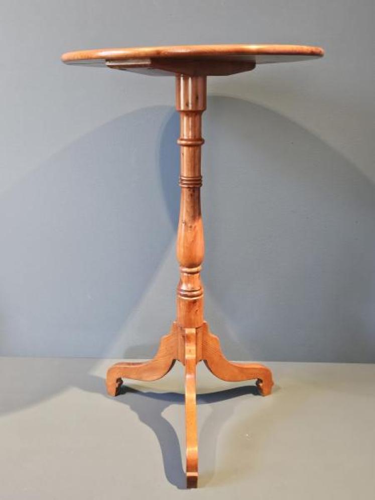 George III Yew Wood Wine Table - Image 6