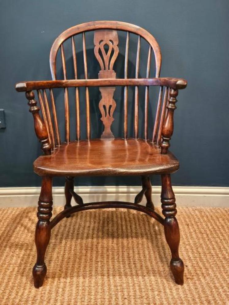 George III Yew Wood Windsor Chair - Image 1