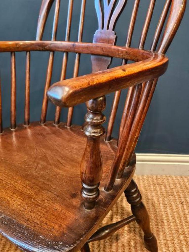 George III Yew Wood Windsor Chair - Image 5