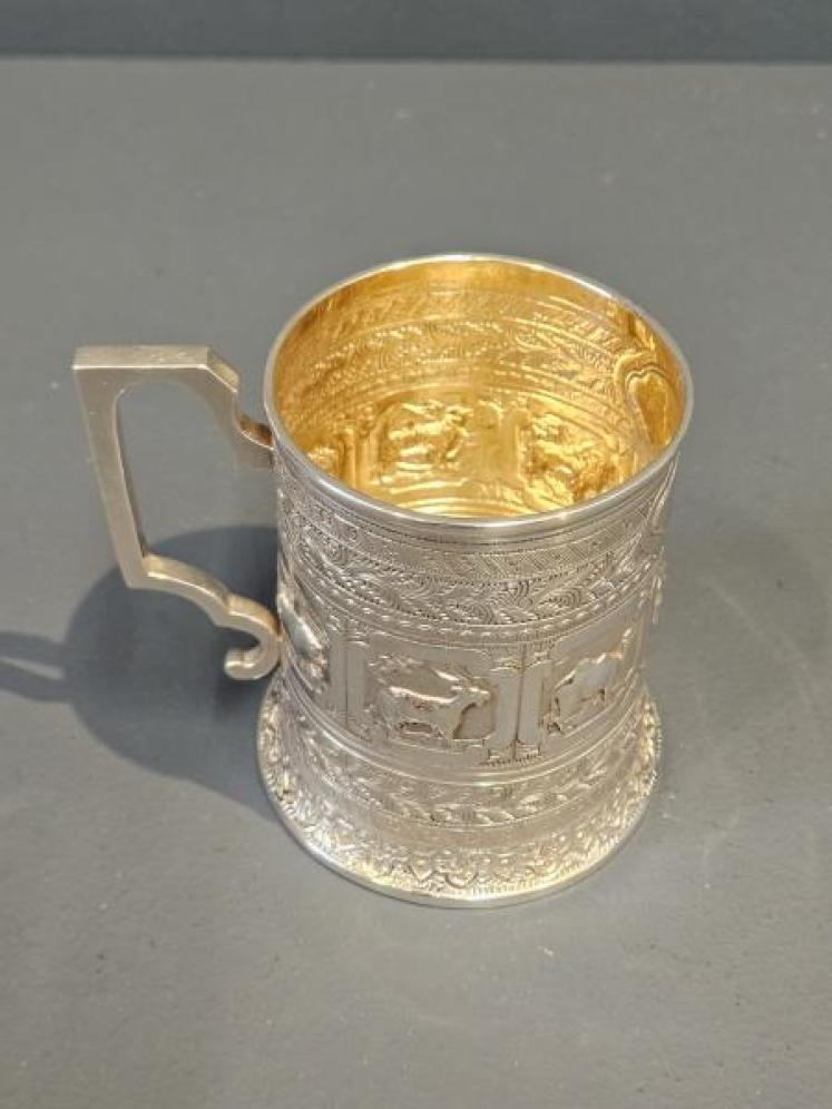 Outstanding Victorian Edinburgh Silver Mug - Image 2