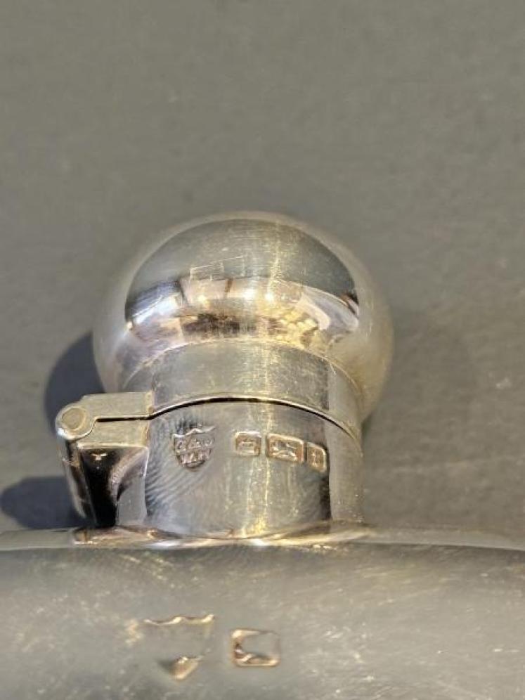 George V Curved Silver Hip Flask - Image 3