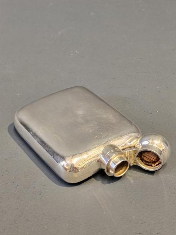 George V Curved Silver Hip Flask - Image 5