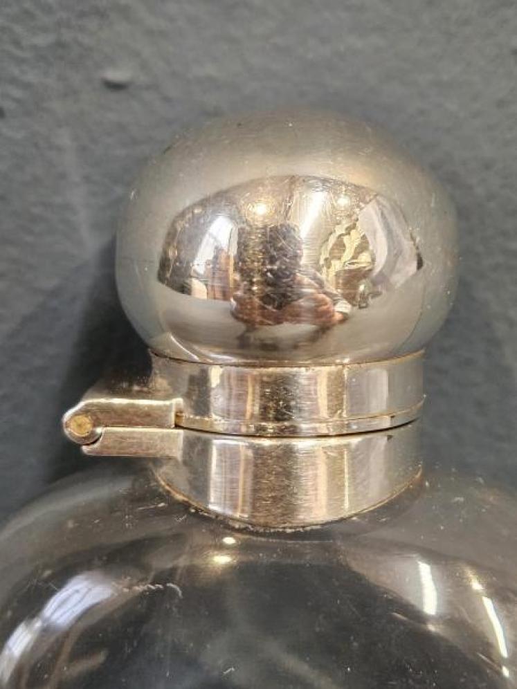 Silver Topped Hip Flask - Image 4