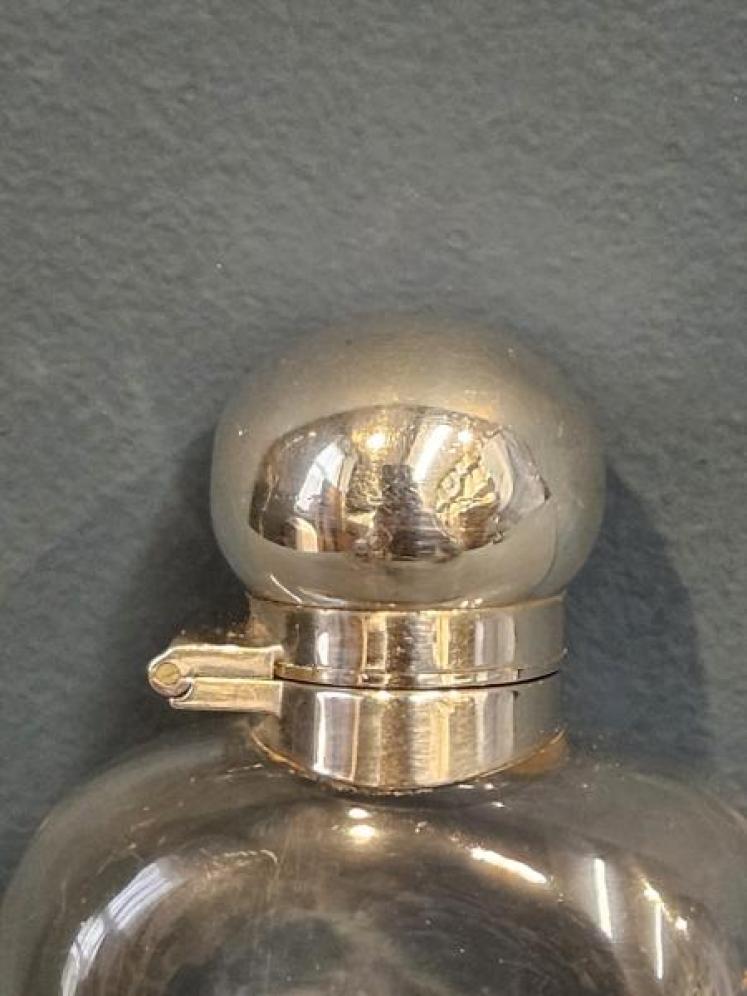 Silver Topped Hip Flask - Image 6