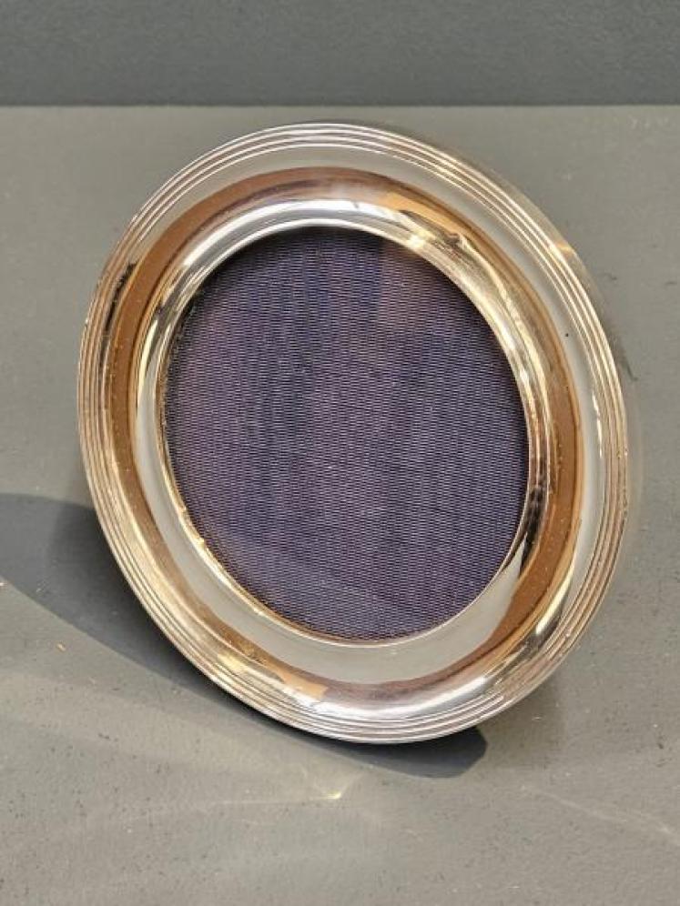 Circular Silver Photo Frame - Image 5