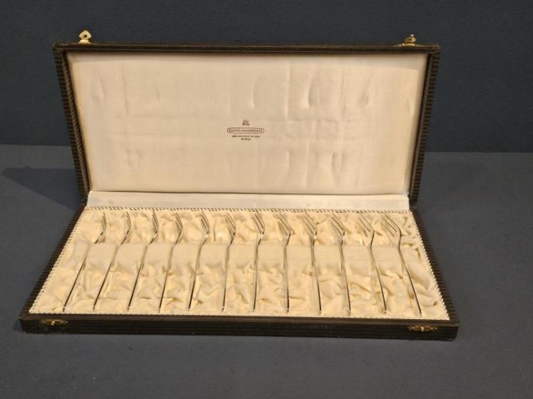 Set of 12 Norwegian Silver Pastry Forks - Image 1