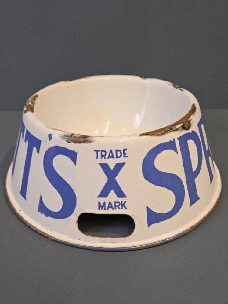 Spratt's Edwardian Large Blue and White Enamel Dog Bowl - Image 3