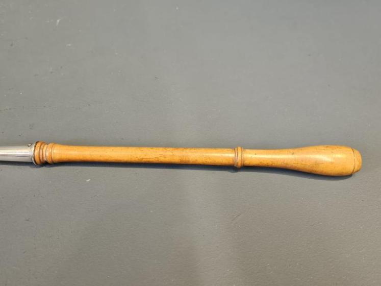 Rare Edwardian Long Handle Cast Silver Snuffer - Image 4