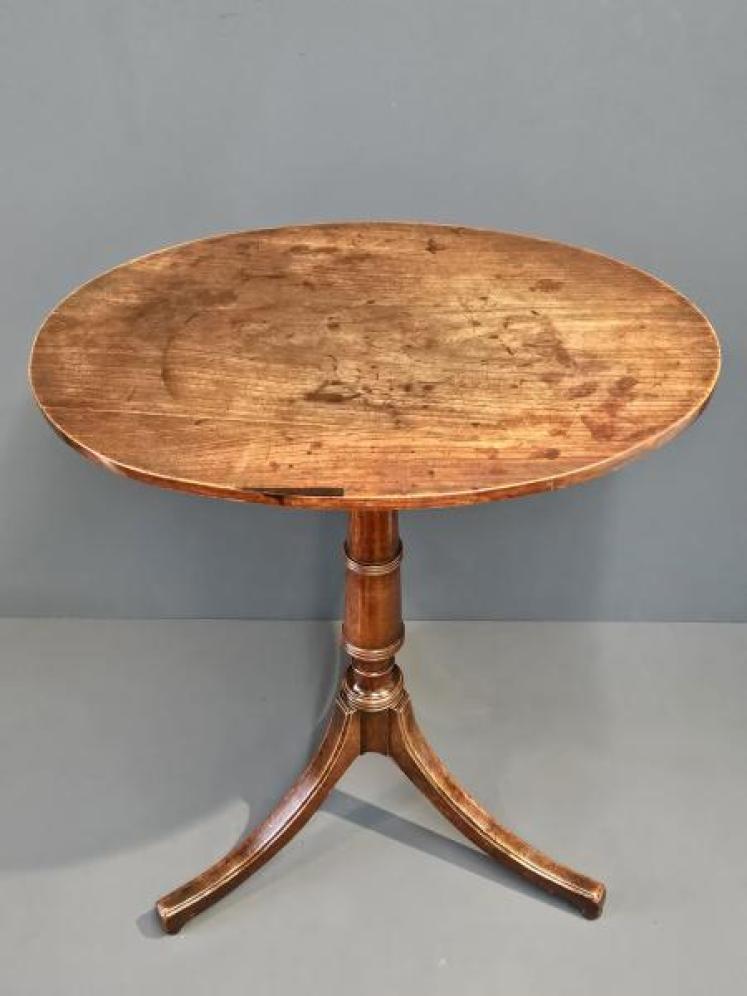 Superb George III Cherry Wood Oval Top Tripod Table - Image 3