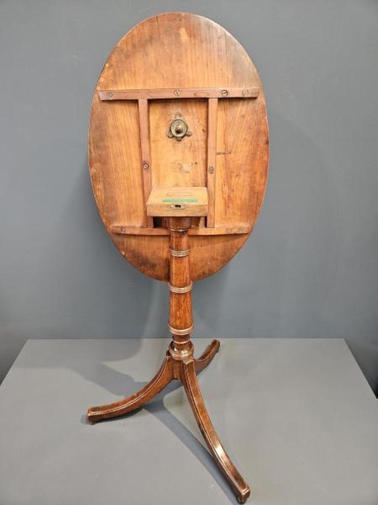 Superb George III Cherry Wood Oval Top Tripod Table - Image 6