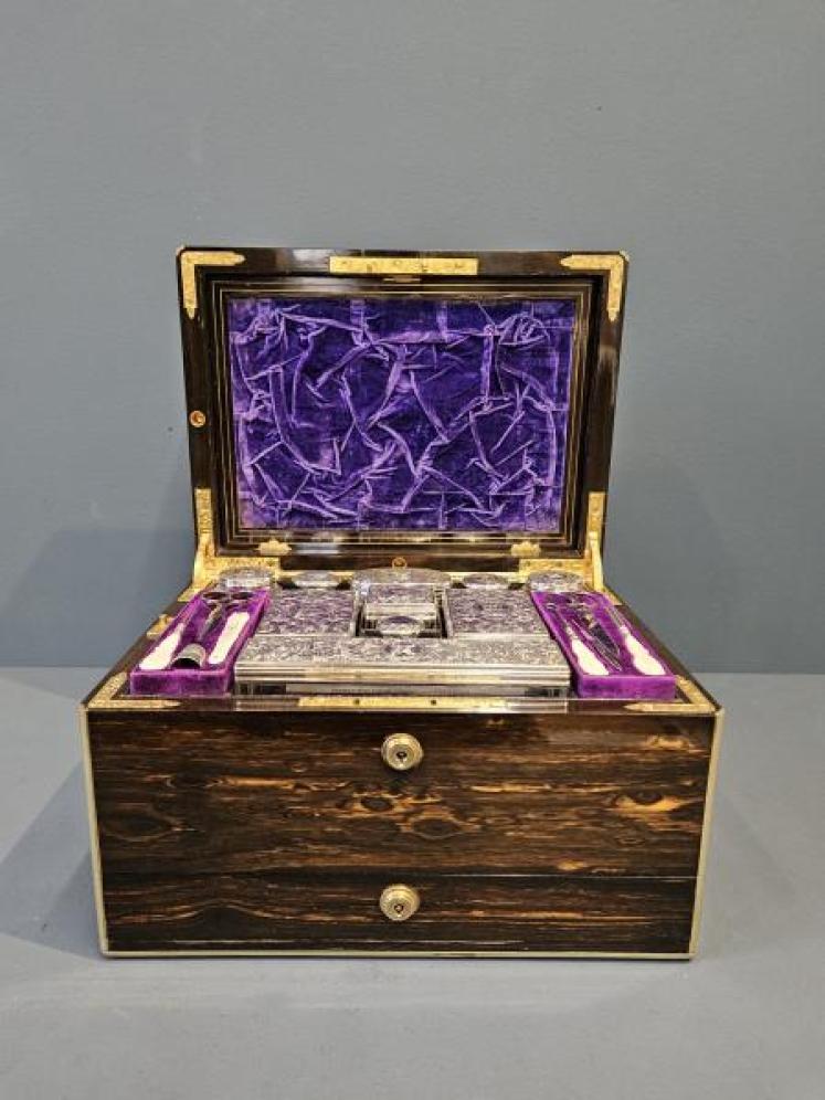 Quality Victorian Coromandel, Silver and Mother of Pearl Dressing Box - Image 4