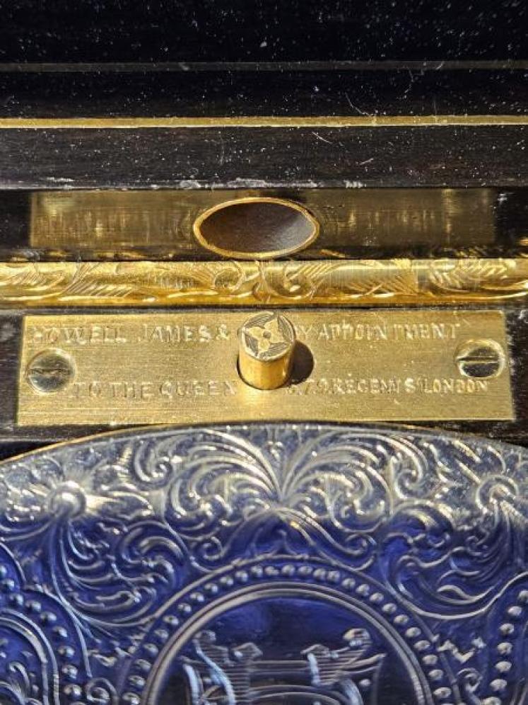 Quality Victorian Coromandel, Silver and Mother of Pearl Dressing Box - Image 6